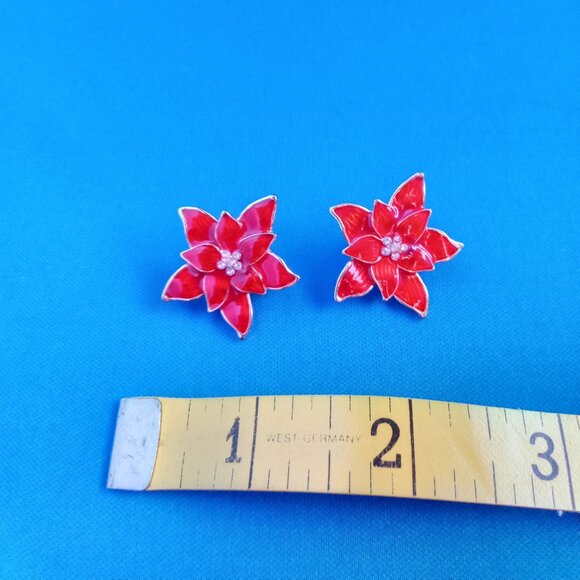 Vintage red enamel Christmas poinsettia earrings with rhinestones clip ons - Picture 2 of 5